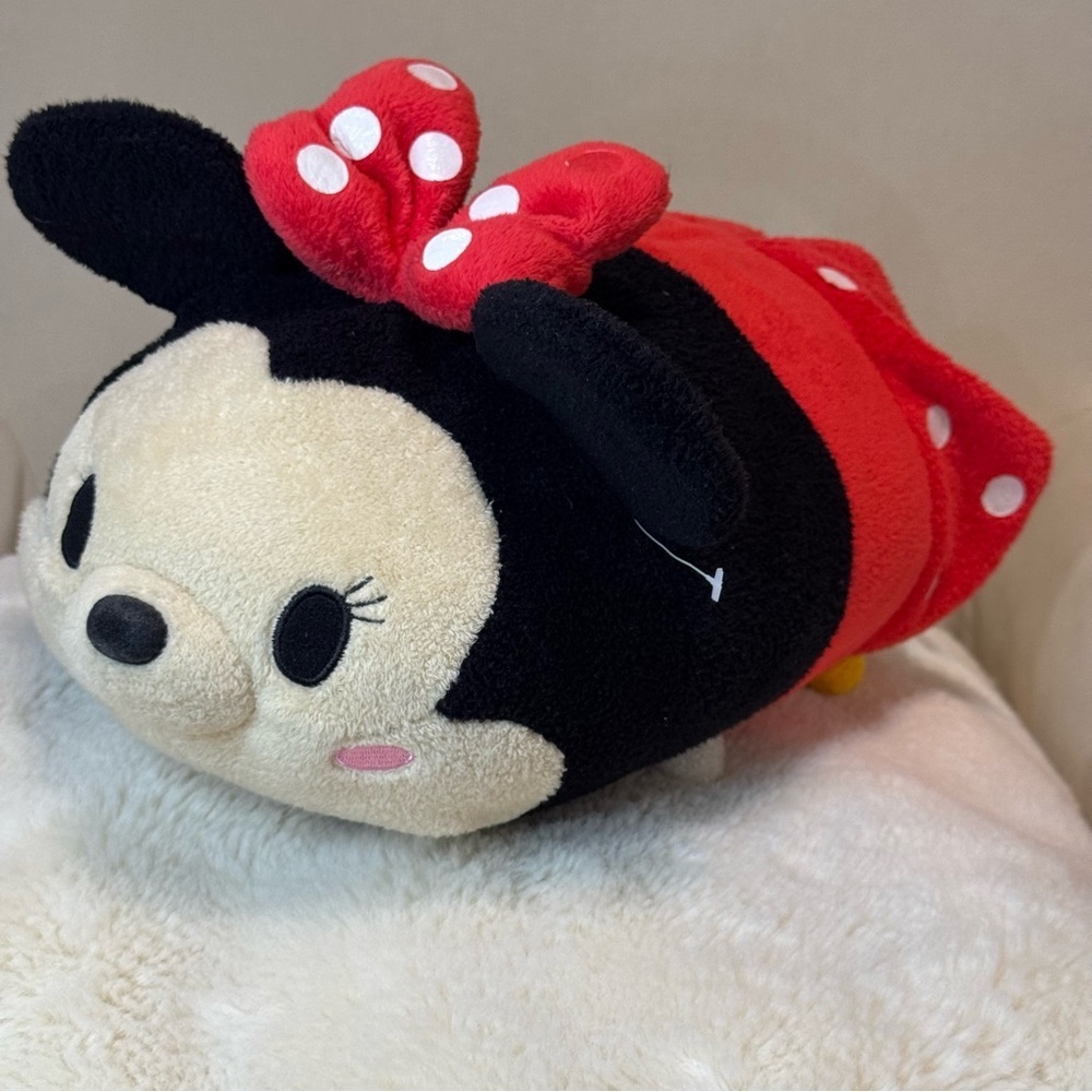 Disney Minnie Mouse Tsum Tsum Plush - Black, Red, and Cream